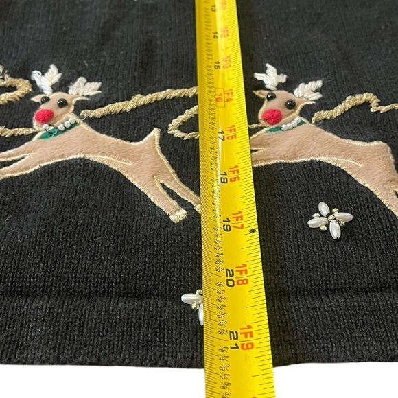 Vtg. Black and white reindeer cardigan holiday #reindeercardigan #vintag… - Picture 5 of 6